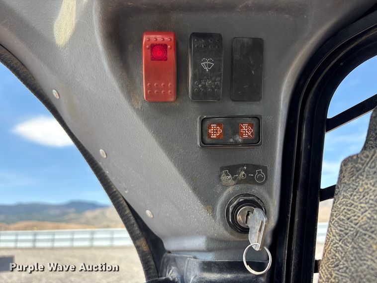 image for item YA4122 2022 Manitou 2600R skid steer loader