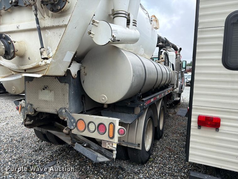 image for item YA4158 2016 Peterbilt 567 sewer jetter truck