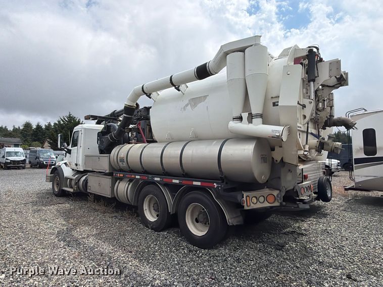 image for item YA4158 2016 Peterbilt 567 sewer jetter truck