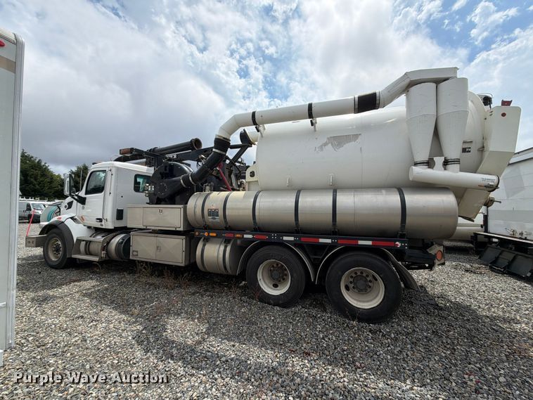 image for item YA4158 2016 Peterbilt 567 sewer jetter truck