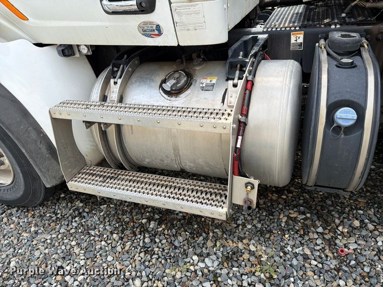 image for item YA4158 2016 Peterbilt 567 sewer jetter truck