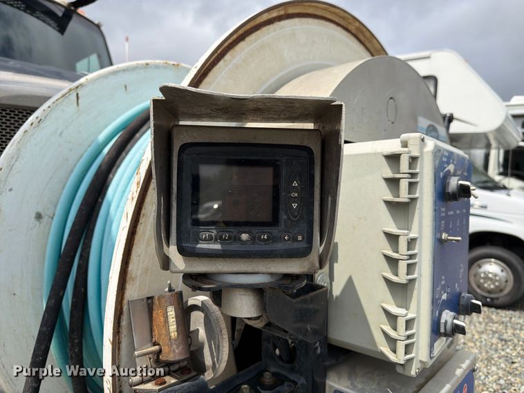 image for item YA4158 2016 Peterbilt 567 sewer jetter truck