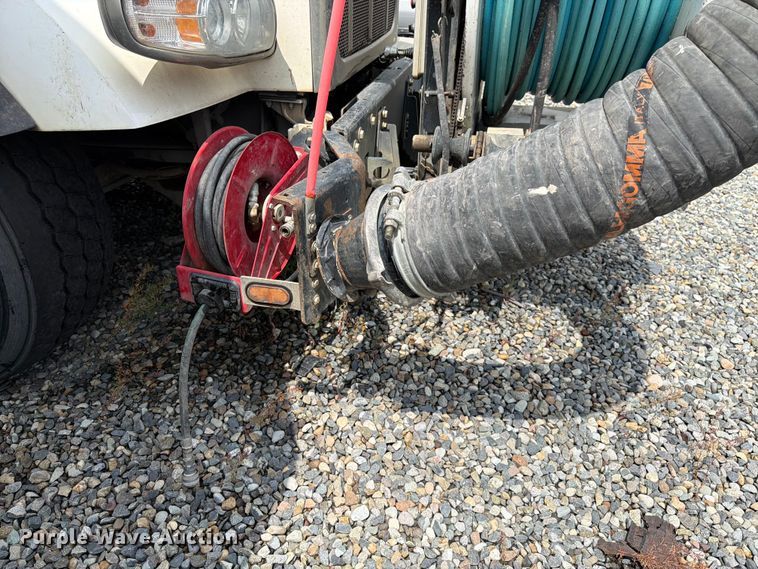 image for item YA4158 2016 Peterbilt 567 sewer jetter truck