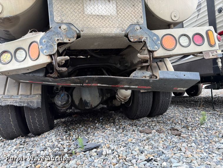 image for item YA4158 2016 Peterbilt 567 sewer jetter truck
