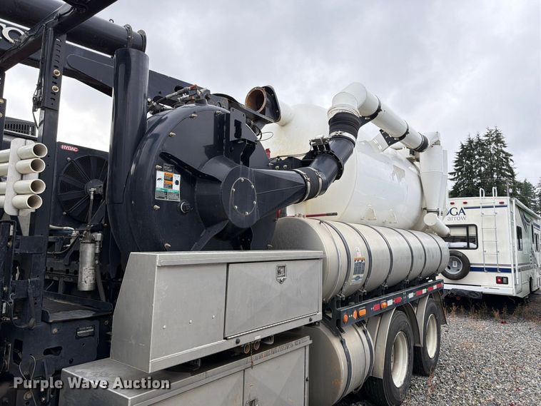 image for item YA4158 2016 Peterbilt 567 sewer jetter truck