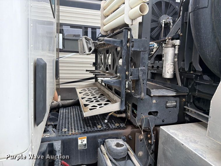 image for item YA4158 2016 Peterbilt 567 sewer jetter truck