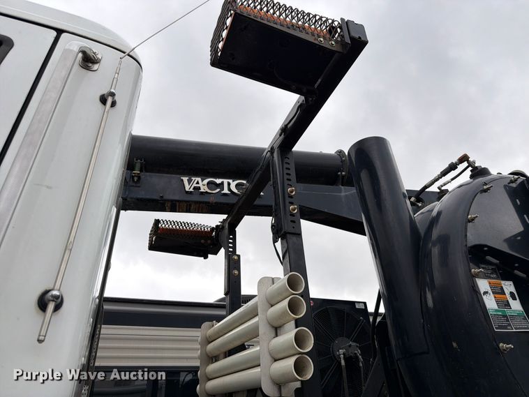 image for item YA4158 2016 Peterbilt 567 sewer jetter truck