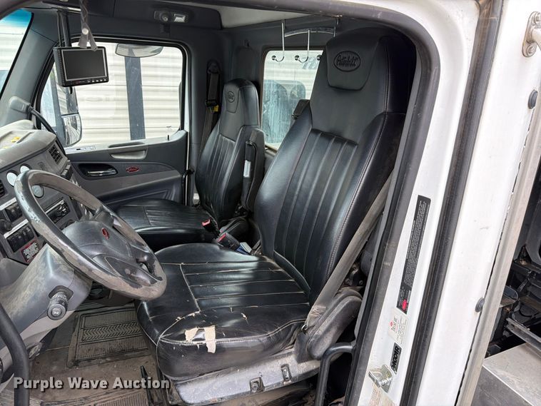 image for item YA4158 2016 Peterbilt 567 sewer jetter truck