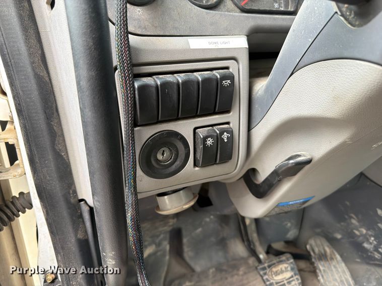 image for item YA4158 2016 Peterbilt 567 sewer jetter truck