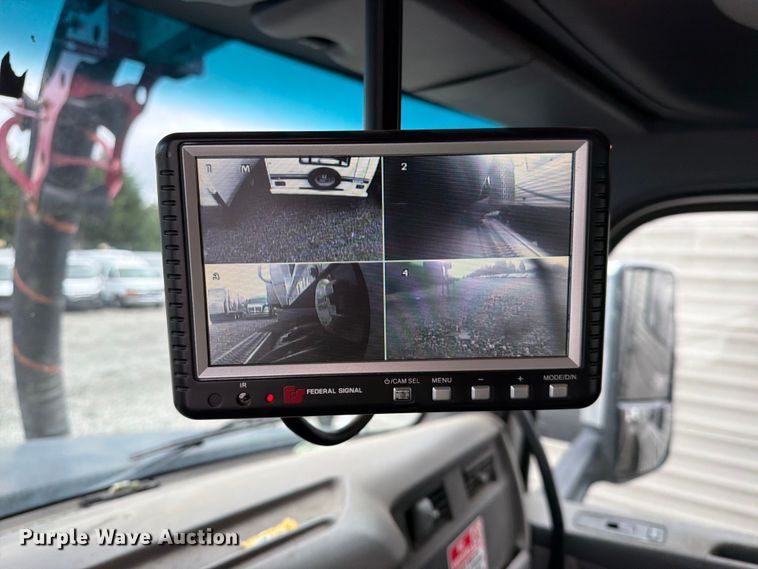 image for item YA4158 2016 Peterbilt 567 sewer jetter truck