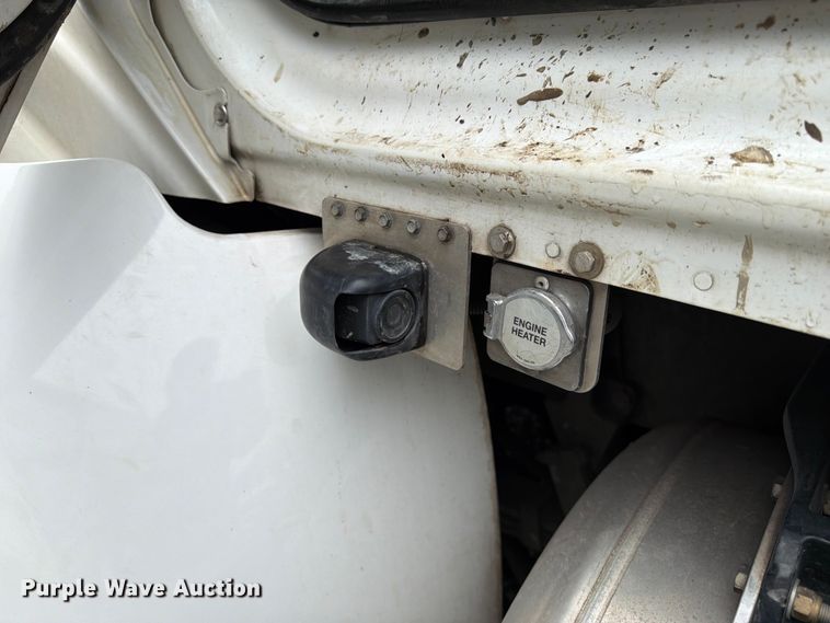 image for item YA4158 2016 Peterbilt 567 sewer jetter truck