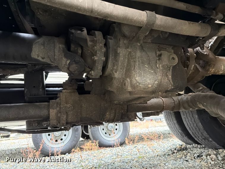 image for item YA4158 2016 Peterbilt 567 sewer jetter truck