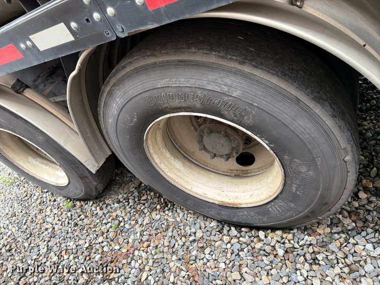 image for item YA4158 2016 Peterbilt 567 sewer jetter truck