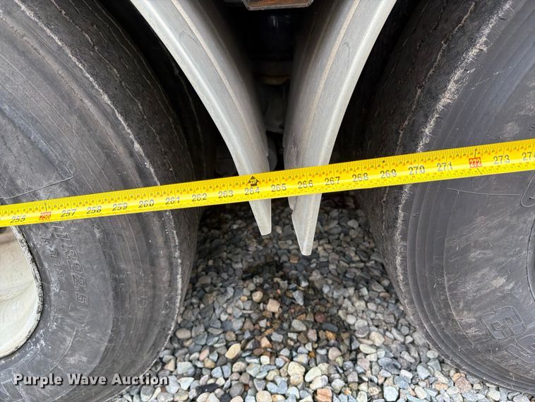 image for item YA4158 2016 Peterbilt 567 sewer jetter truck