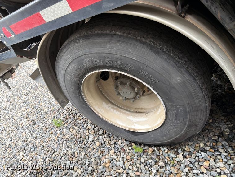 image for item YA4158 2016 Peterbilt 567 sewer jetter truck