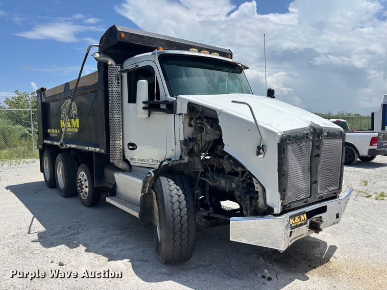 image for item YA4221 2017 Kenworth T880 dump truck