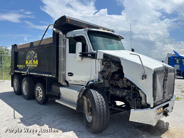 image for item YA4221 2017 Kenworth T880 dump truck