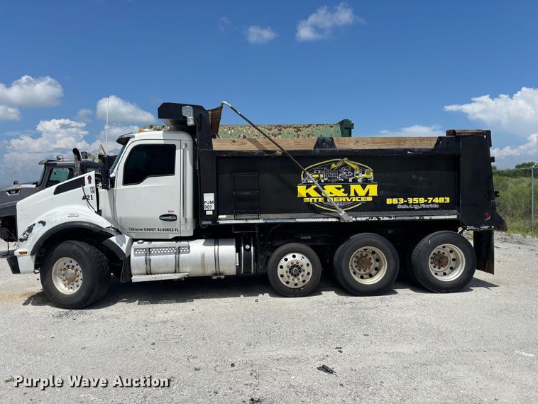 image for item YA4221 2017 Kenworth T880 dump truck
