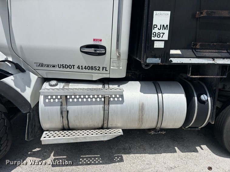 image for item YA4221 2017 Kenworth T880 dump truck