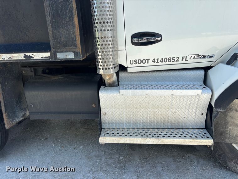 image for item YA4221 2017 Kenworth T880 dump truck