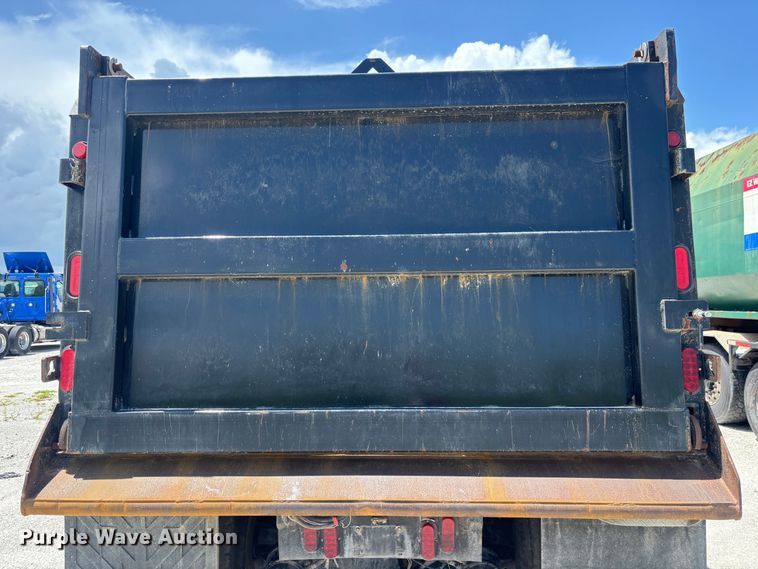 image for item YA4221 2017 Kenworth T880 dump truck