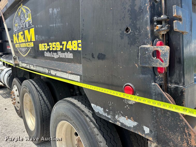 image for item YA4221 2017 Kenworth T880 dump truck