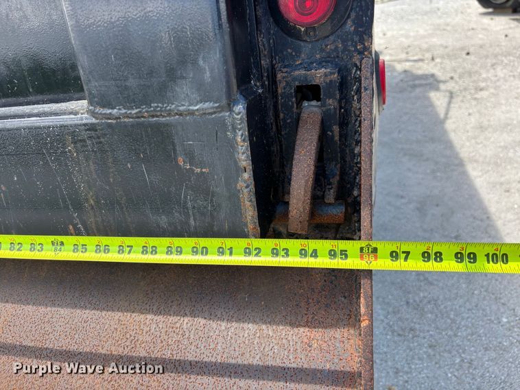 image for item YA4221 2017 Kenworth T880 dump truck
