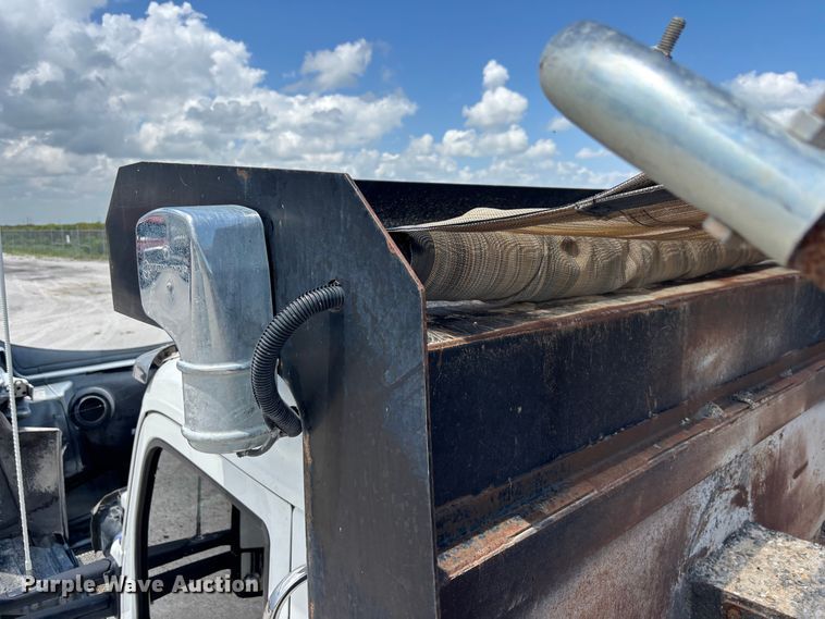 image for item YA4221 2017 Kenworth T880 dump truck