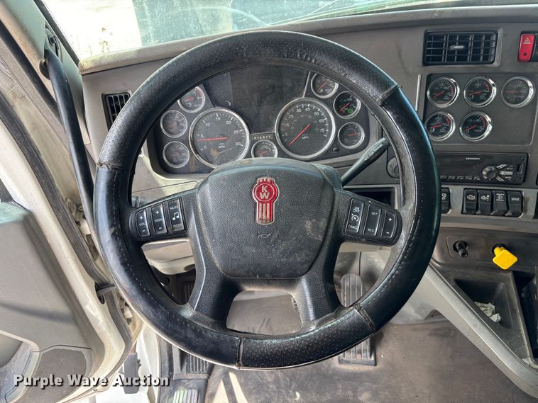 image for item YA4221 2017 Kenworth T880 dump truck