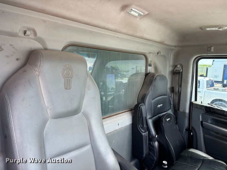 image for item YA4221 2017 Kenworth T880 dump truck