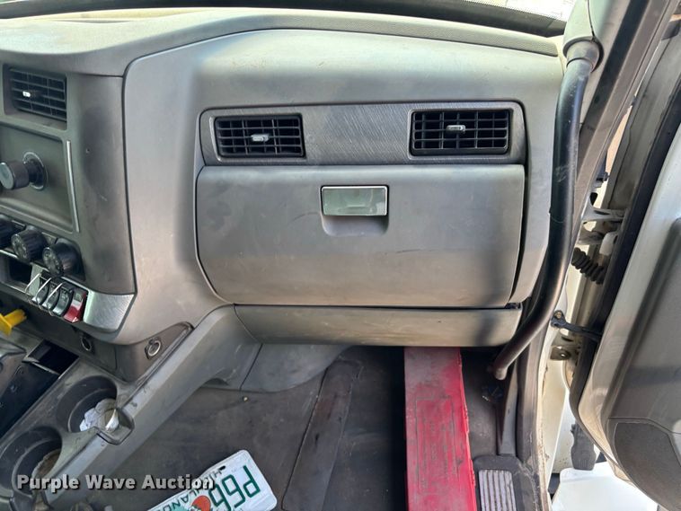 image for item YA4221 2017 Kenworth T880 dump truck