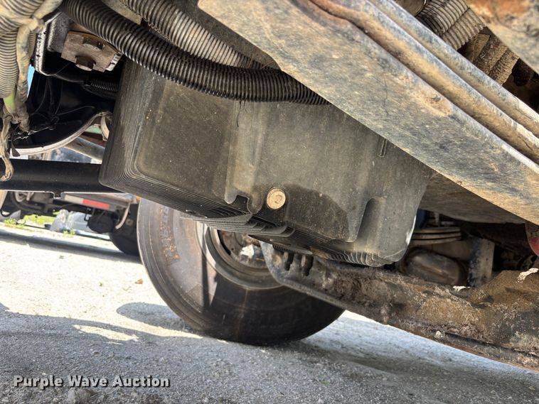 image for item YA4221 2017 Kenworth T880 dump truck