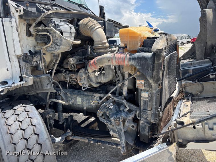 image for item YA4221 2017 Kenworth T880 dump truck
