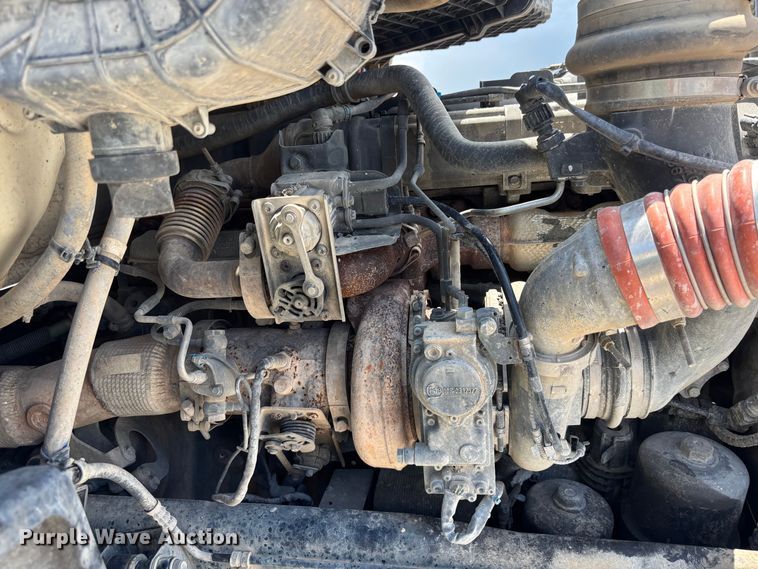 image for item YA4221 2017 Kenworth T880 dump truck