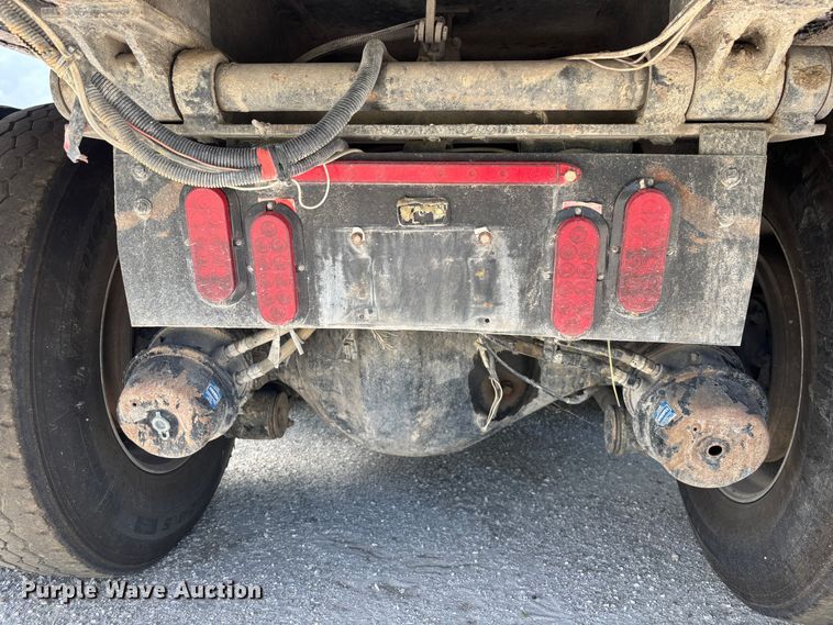 image for item YA4221 2017 Kenworth T880 dump truck