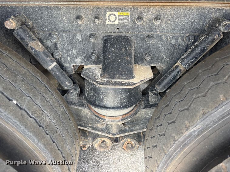 image for item YA4221 2017 Kenworth T880 dump truck
