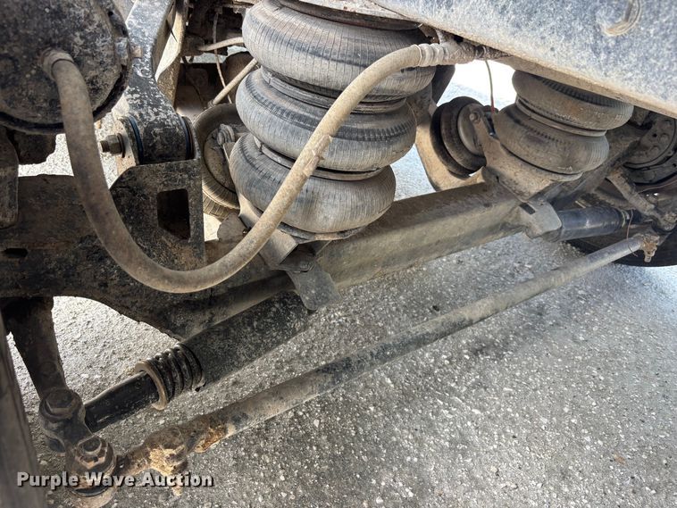 image for item YA4221 2017 Kenworth T880 dump truck