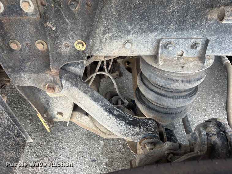 image for item YA4221 2017 Kenworth T880 dump truck