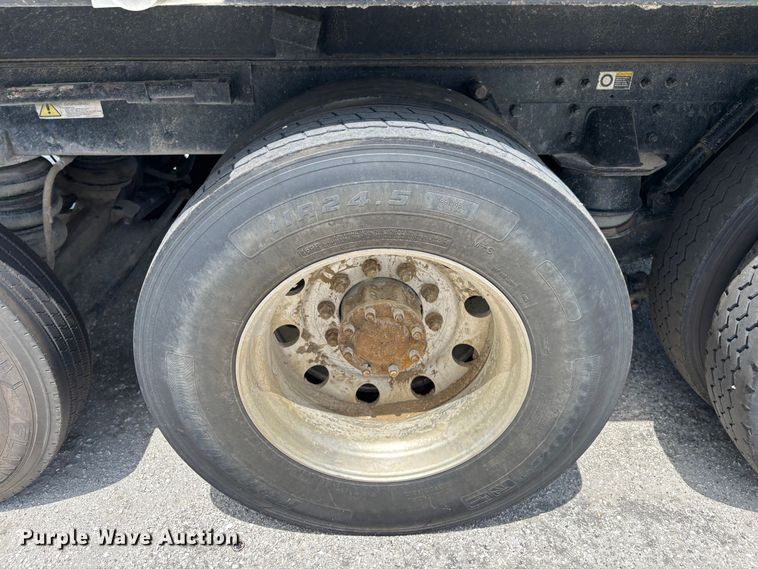 image for item YA4221 2017 Kenworth T880 dump truck