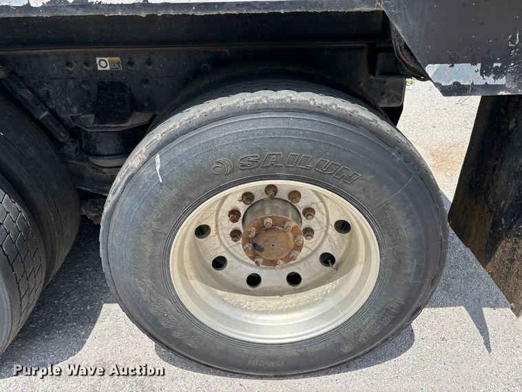 image for item YA4221 2017 Kenworth T880 dump truck