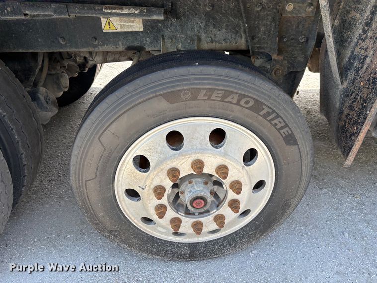 image for item YA4221 2017 Kenworth T880 dump truck