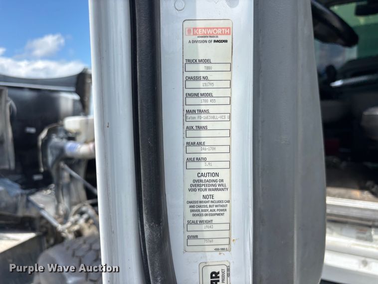 image for item YA4221 2017 Kenworth T880 dump truck