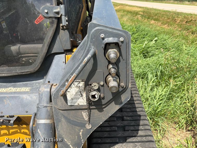 image for item YA4232 2021 John Deere 333G tracked skid steer loader