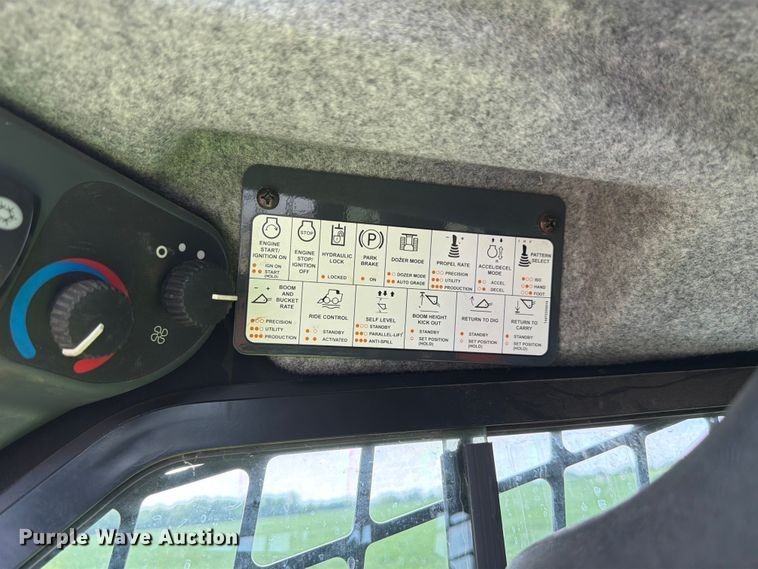 image for item YA4232 2021 John Deere 333G tracked skid steer loader