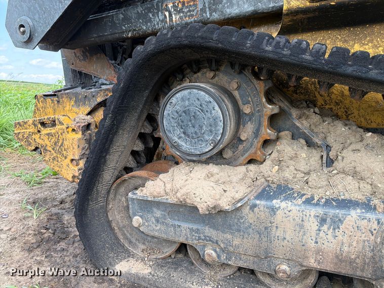image for item YA4232 2021 John Deere 333G tracked skid steer loader