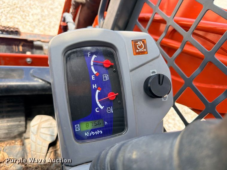 image for item YA4242 2022 Kubota SVL75-2 tracked skid steer loader