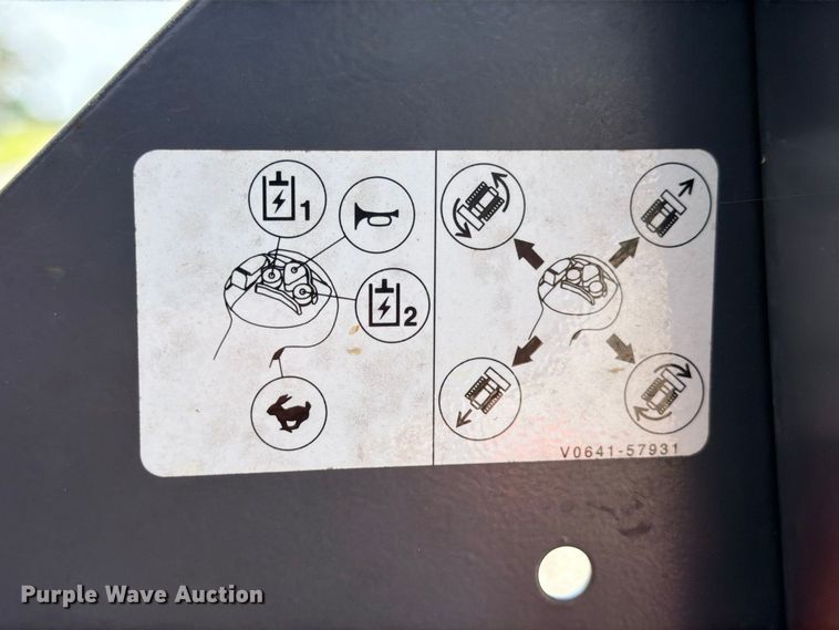 image for item YA4242 2022 Kubota SVL75-2 tracked skid steer loader