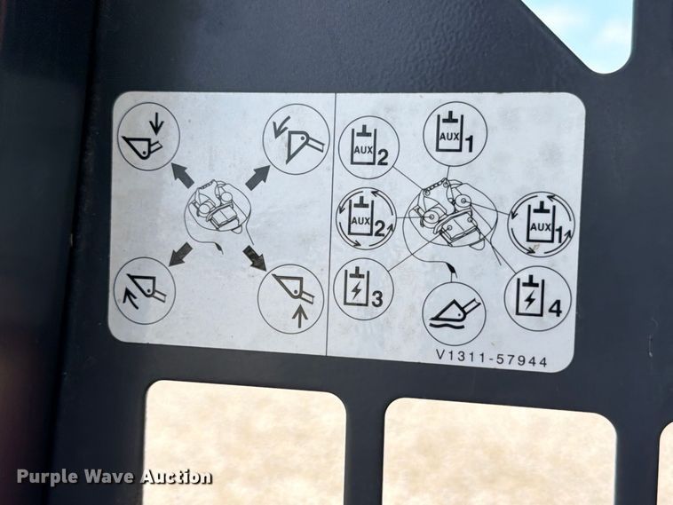 image for item YA4242 2022 Kubota SVL75-2 tracked skid steer loader