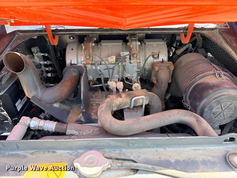 image for item YA4242 2022 Kubota SVL75-2 tracked skid steer loader