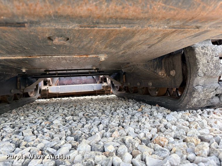 image for item YA4242 2022 Kubota SVL75-2 tracked skid steer loader